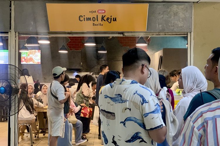 Keramaian kawasan kuliner Blok M Jakarta Selatan saat akhir pekan