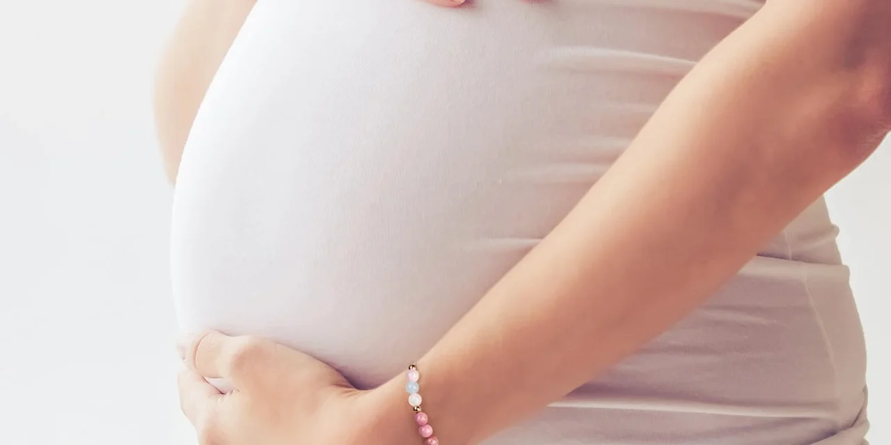 Masalah Gigi Saat Hamil Berisiko Ganggu Kehamilan