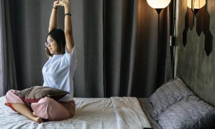 Manfaat Peregangan Sebelum Tidur yang Jarang Disadari