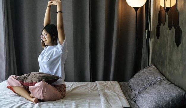 Manfaat Peregangan Sebelum Tidur yang Jarang Disadari