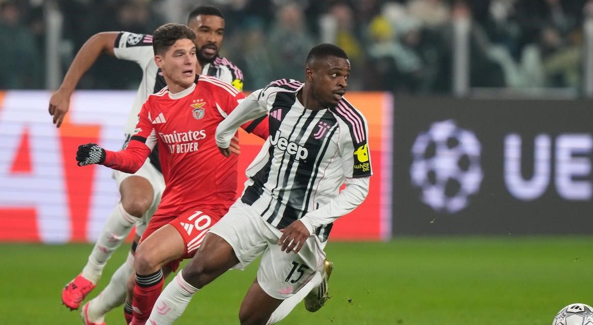 Manchester United Siapkan Rencana Rekrut Bek Andalan Juventus