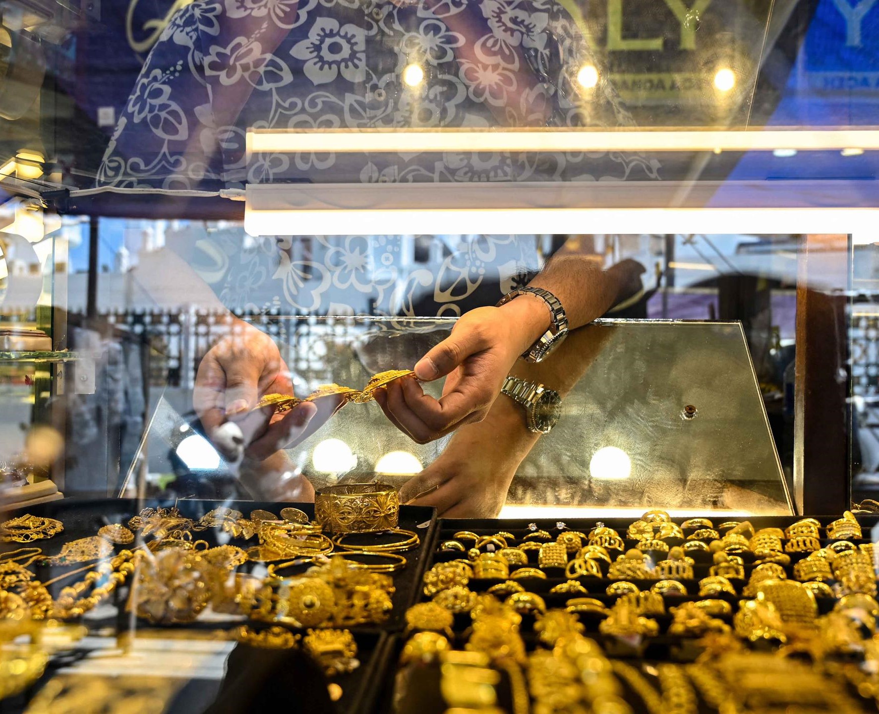 harga emas perhiasan hari ini 8 Februari 2026