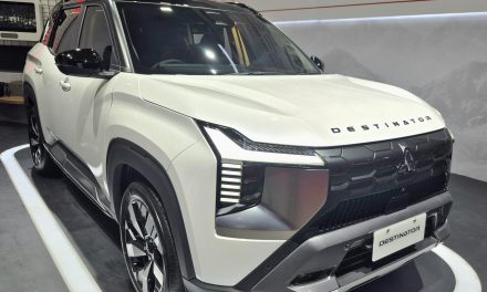 Perbedaan Mitsubishi Destinator 55th Anniversary dan Reguler