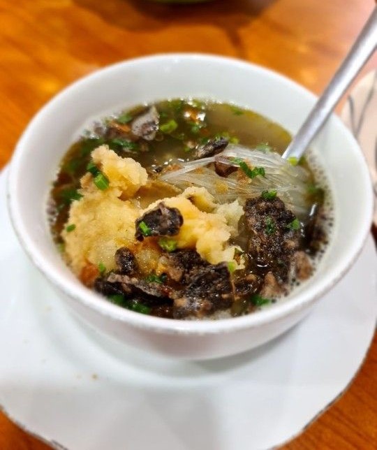 soto Padang berempah di Jakarta dengan kuah gurih dan daging goreng