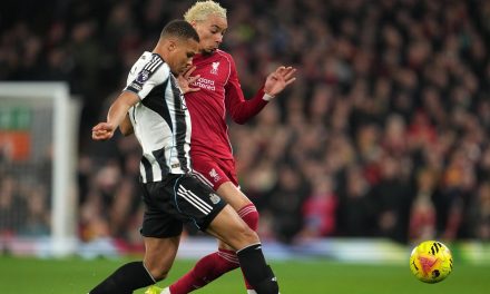 Regenerasi Lini Belakang, MU Bidik Mantan Bek AC Milan