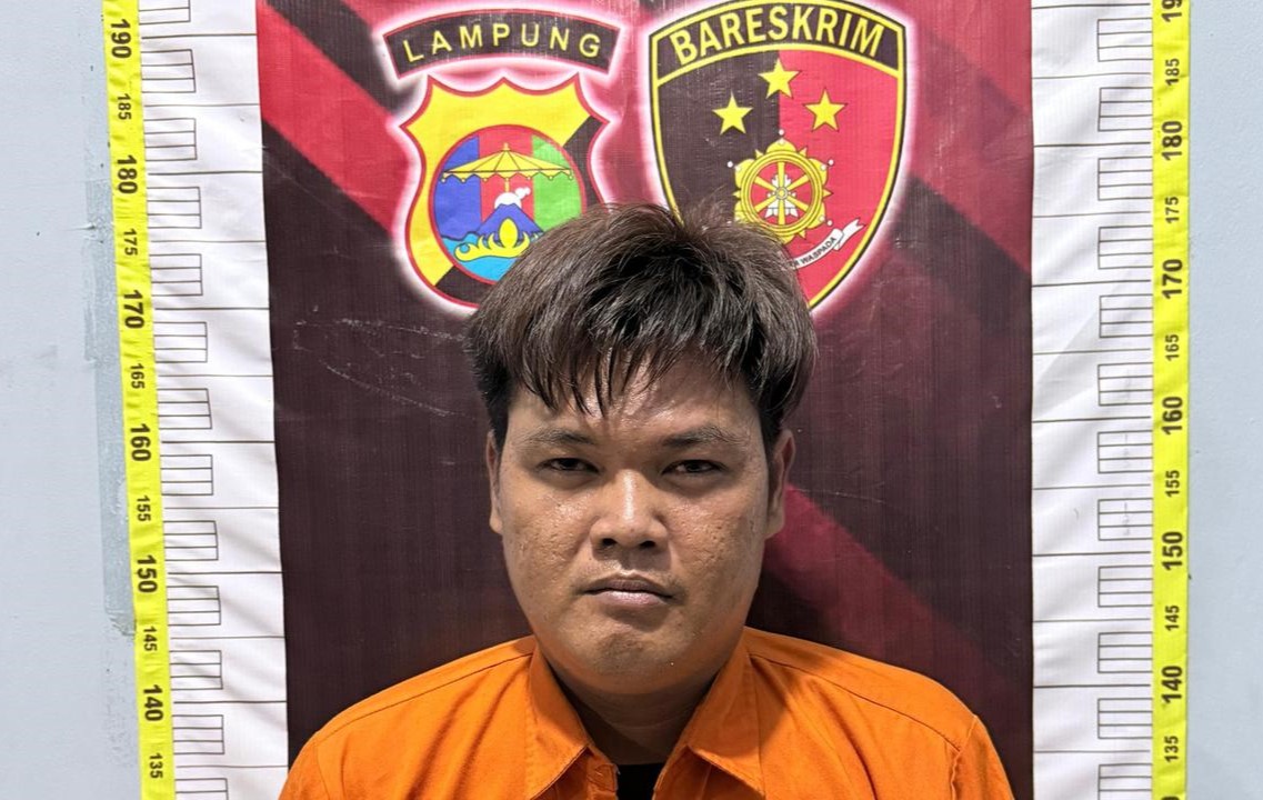 Tampang tersangka pembunuhan seorang pegawai Bulog di Lampung.