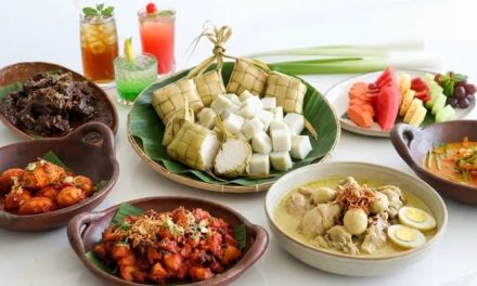 Ketupat Lebaran dan Rijsttafel, Perpaduan Budaya di Meja Makan