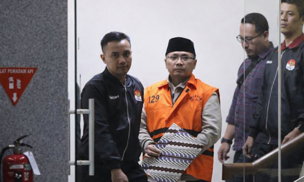 Yaqut Cholil Qoumas Kembali ke Rutan KPK Usai Tahanan Rumah