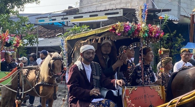 Kirab Budaya KH Sholeh Darat di Semarang Penuh Makna