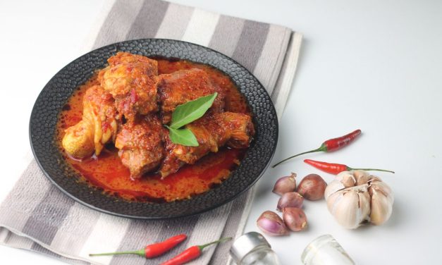 Resep Ayam Bumbu Bali, Gurih Pedas dengan Bumbu Meresap