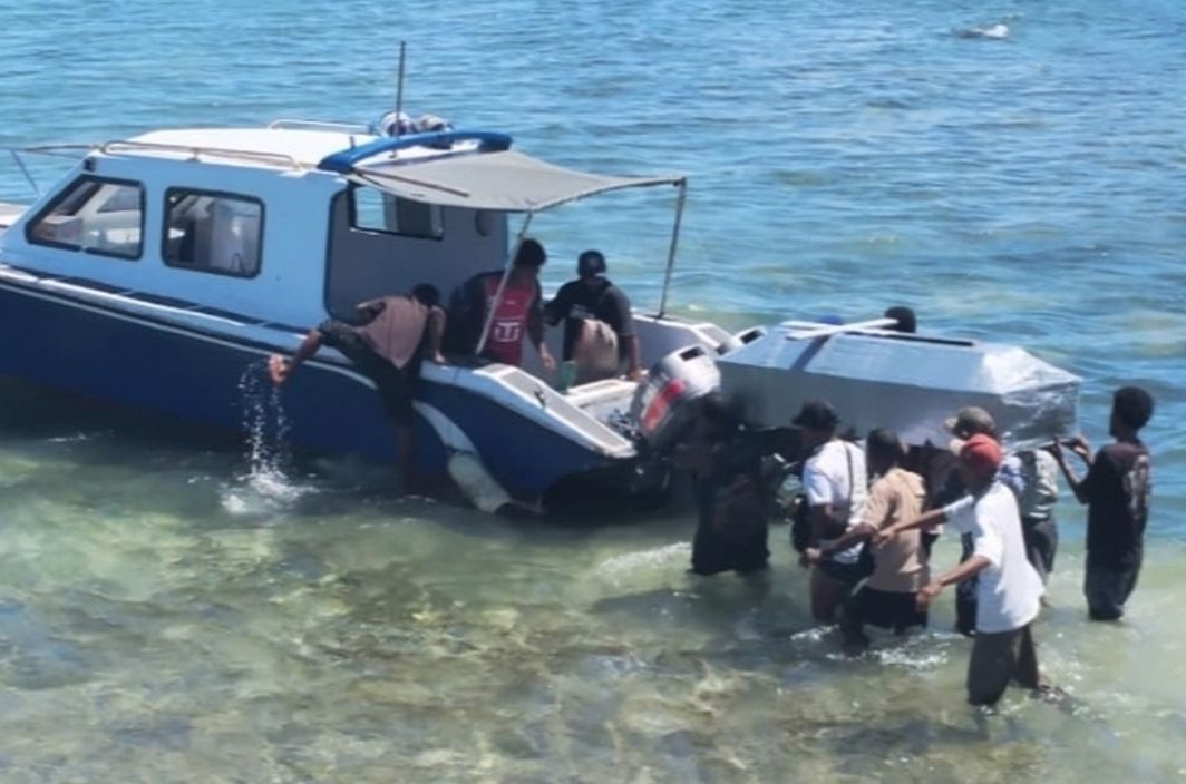 Jenazah korban ledakan bom di Biak dipulangkan ke Yapen.