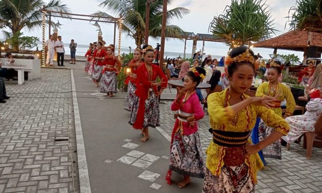 Ritual Senja Ngukus Layung, Pesona Baru Pantai Pangandaran