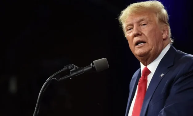 Trump Pertimbangkan Serangan Baru ke Iran, Negosiasi Damai