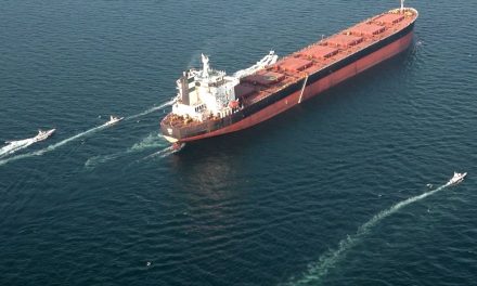 Dua Tanker Terbakar di Selat Hormuz, Keamanan Pelayaran Jadi Sorotan