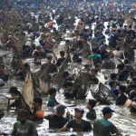 Tradisi Grobyak Ikan di Kediri, Warga Tangkap Ikan sebagai Wujud Syukur