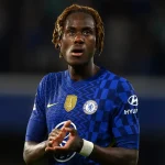 Trevoh Chalobah Tinggalkan Chelsea dan Resmi Gabung Como