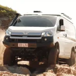 Toyota HiAce Camper 4×4 Tampil Ekstrem, Kabinnya Bisa Jadi Tempat Tinggal