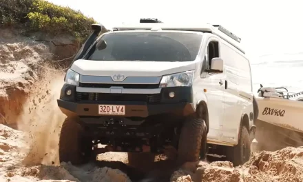 Toyota HiAce Camper 4×4 Tampil Ekstrem, Kabinnya Bisa Jadi Tempat Tinggal