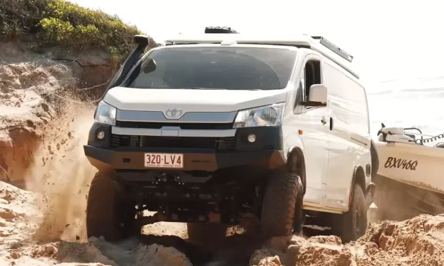 Toyota HiAce Camper 4×4 Tampil Ekstrem, Kabinnya Bisa Jadi Tempat Tinggal