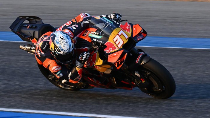 Pedro Acosta menang MotoGP Austria 2026