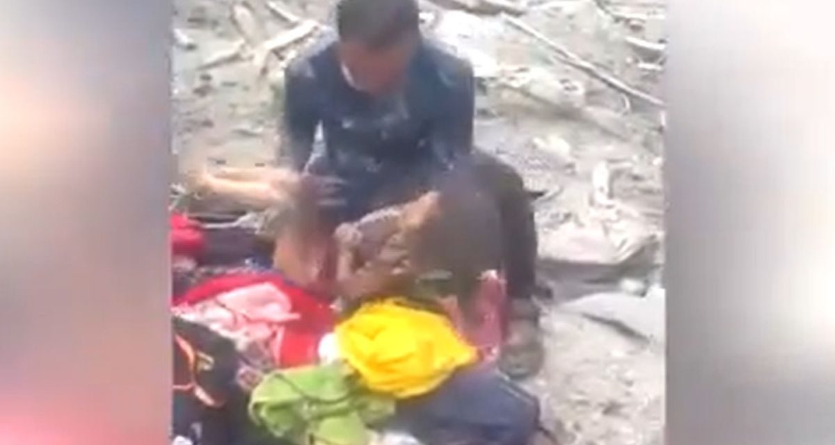 Bocah 6 Tahun Selamat Setelah 60 Jam Terjebak di Reruntuhan Banjir Nepal