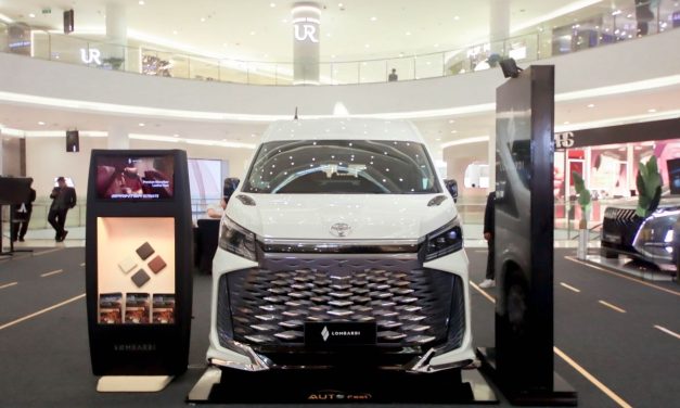 Toyota HiAce Premio Ultimate Jadi Lounge Mewah Berjalan, Biaya Modifikasi Rp 880 Juta