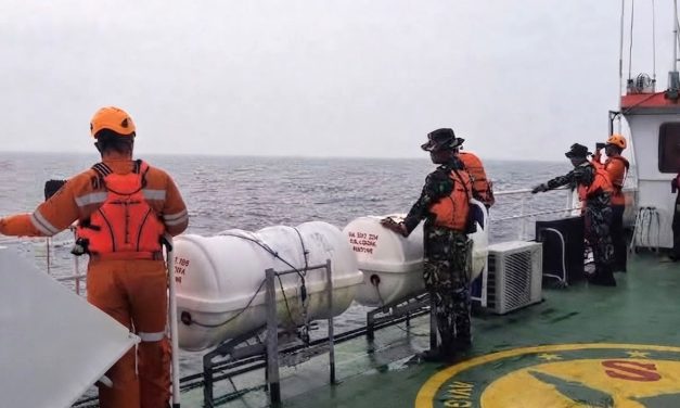 Delapan Orang Belum Ditemukan, Tim SAR Perluas Operasi di Selat Sunda