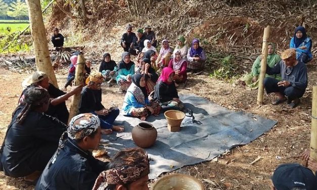 Ngarumat Hulu Cai, Tradisi Warga Sukamulya Ciamis Menjaga Sumber Air